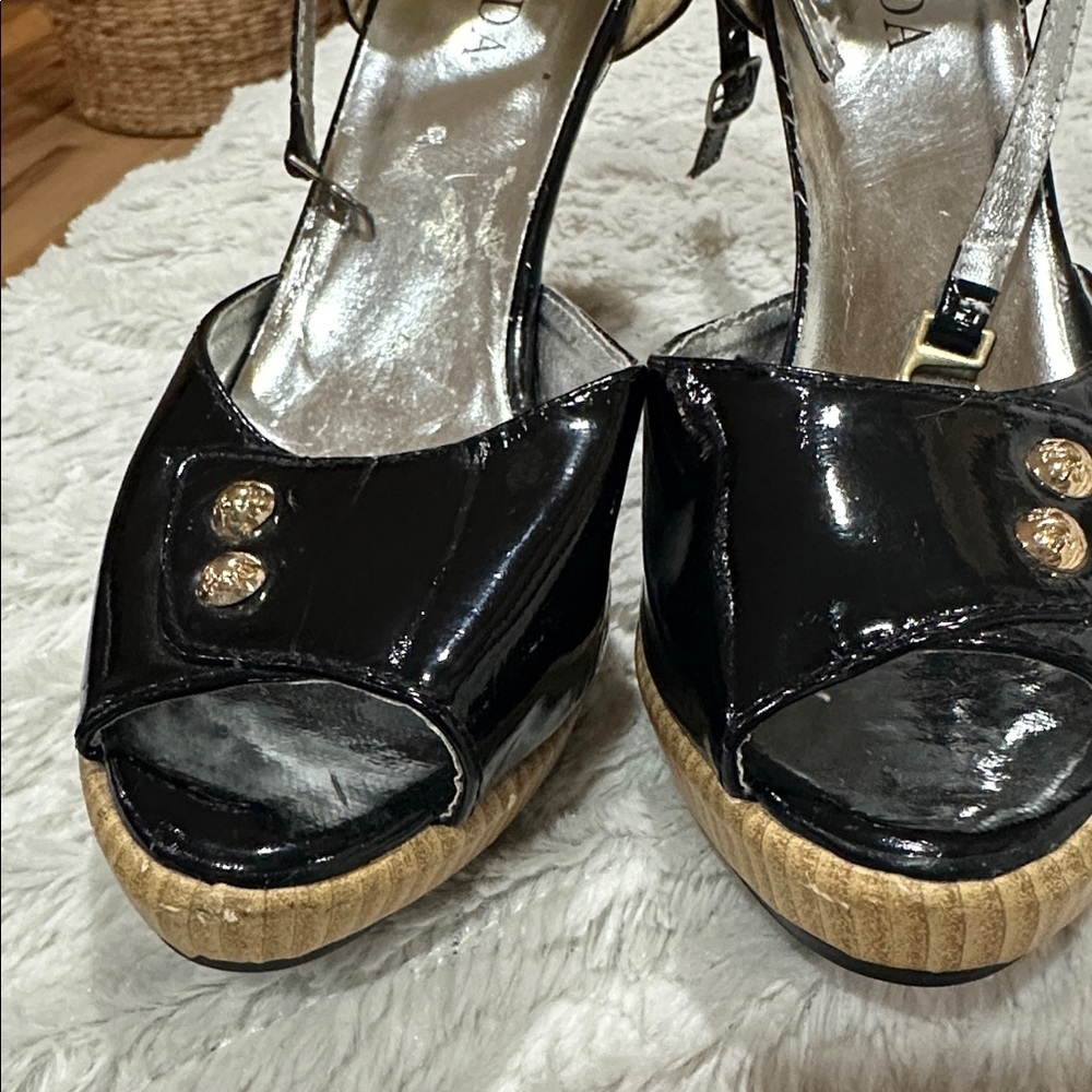 Prada Black Patent Leather Heels - Picture 2 of 8